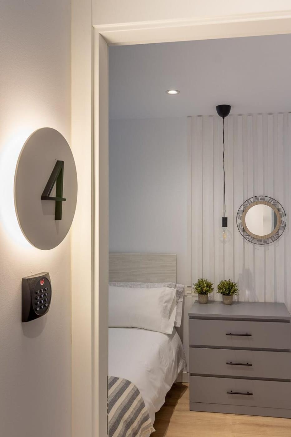 Room4You By Asturias Holidays オビエド エクステリア 写真